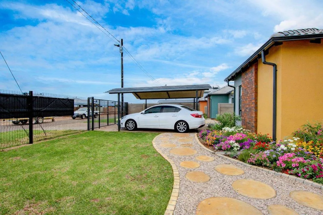 3 Bedroom House for sale in Protea Glen