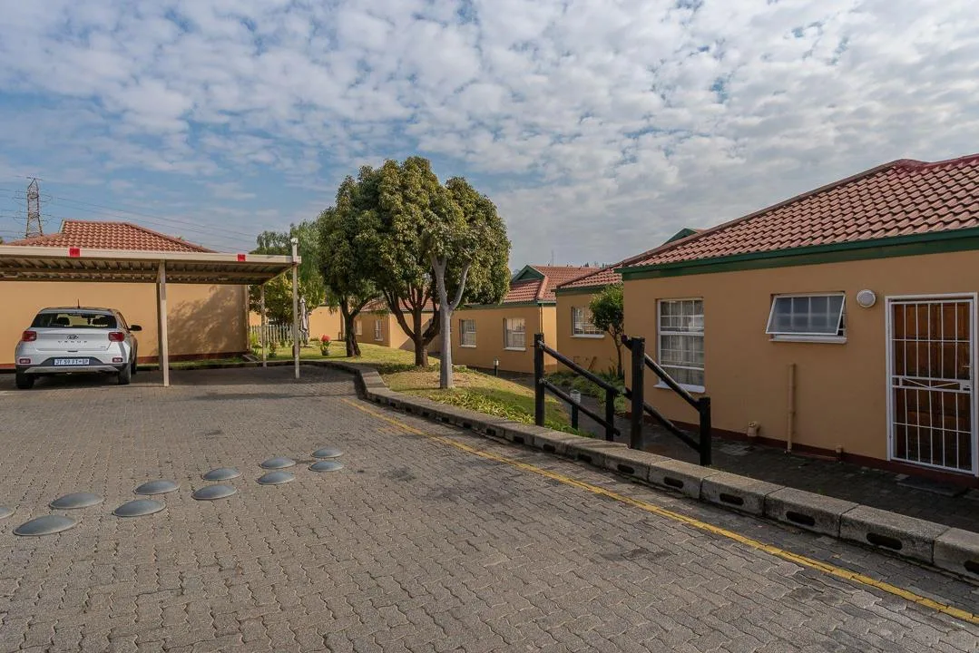 2 Bedroom Townhouse for sale in Linmeyer