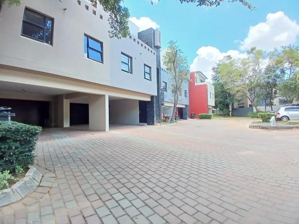 2 Bedroom House for sale in Lombardy Estate