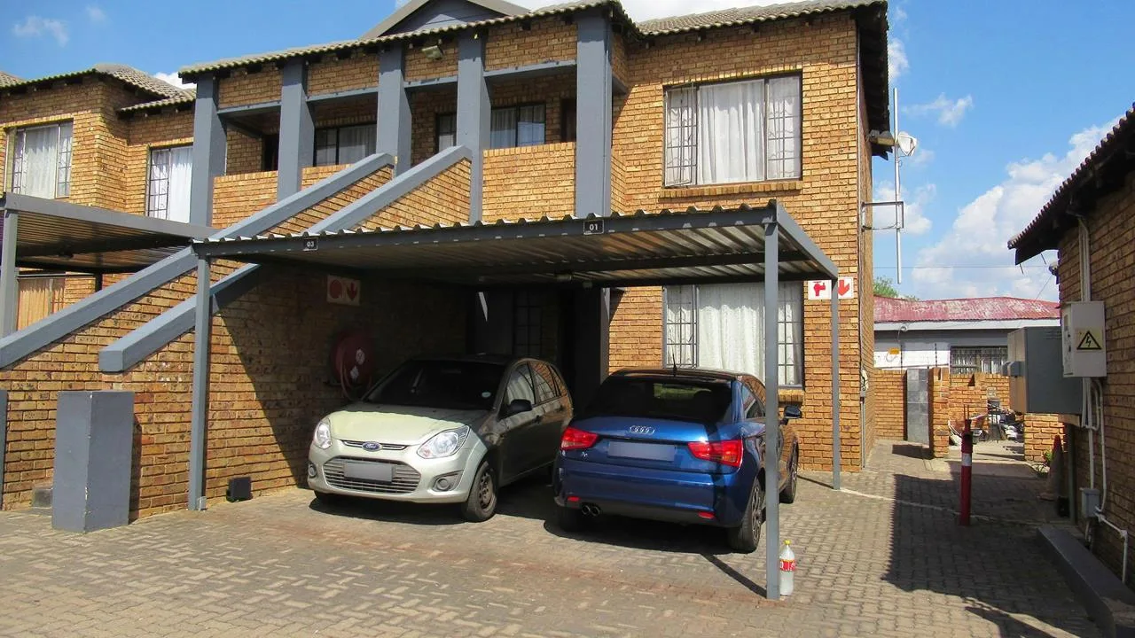 2 Bedroom Townhouse for sale in Elspark