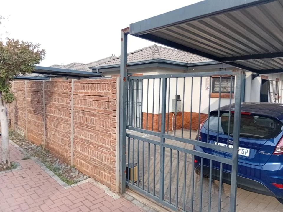 3 Bedroom House for sale in Albertsdal