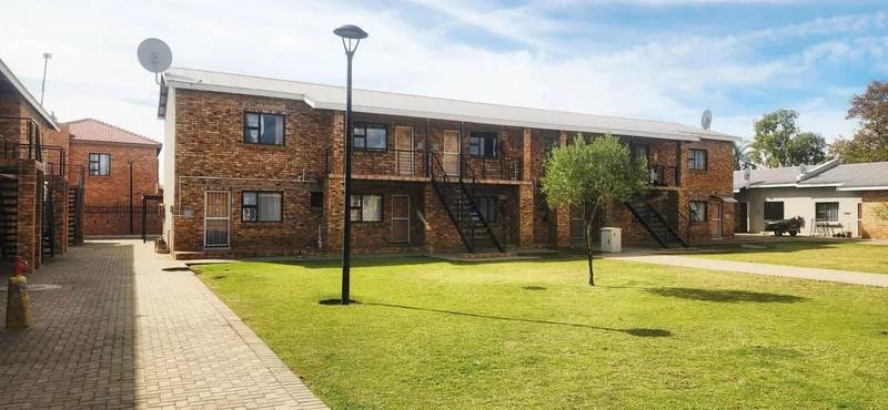 2 Bedroom Apartment in Rhodesdene