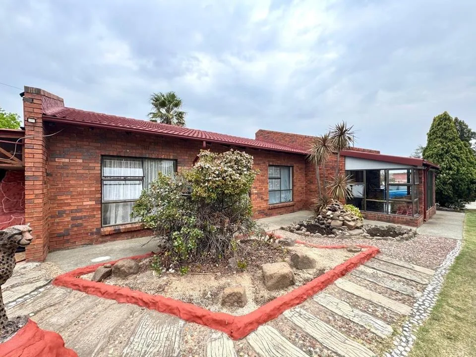 3 Bedroom House for sale in Evander