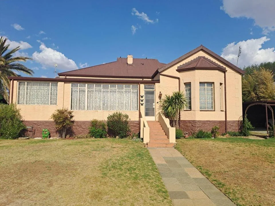 5 Bedroom House for sale in Frankfort
