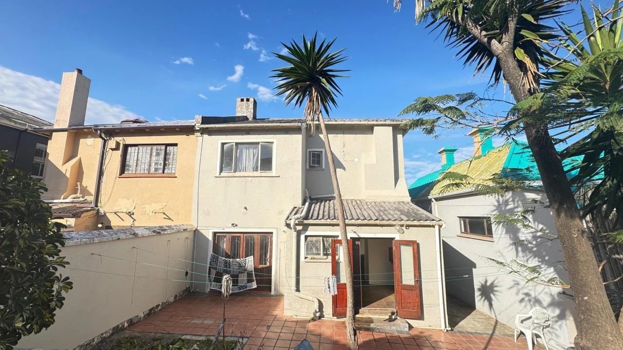 5 Bedroom House for sale in Quigney