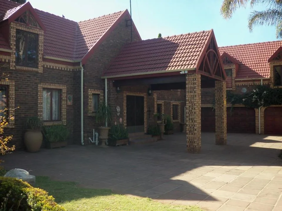 5 Bedroom House for sale in Gholfsig