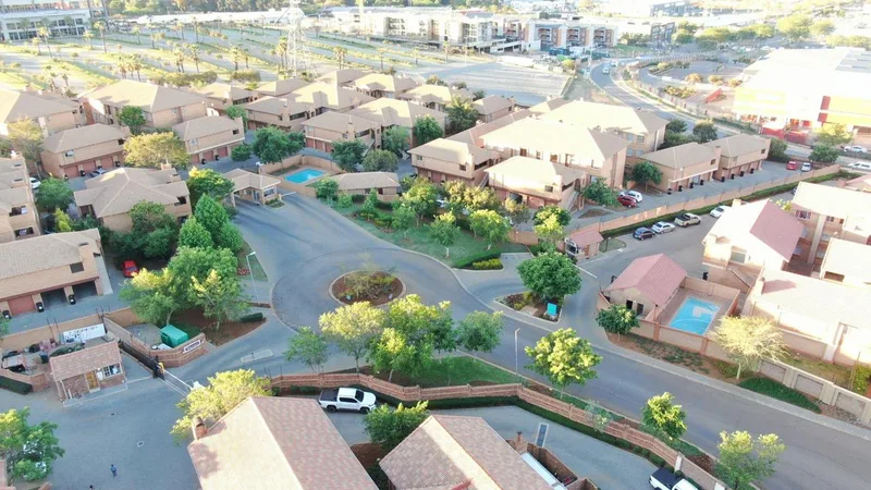 2 Bedroom Apartment / flat to rent in Paramount Estate