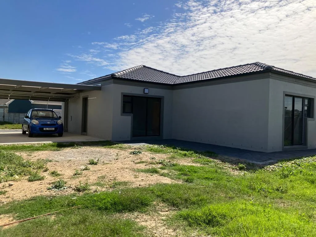 3 Bedroom House in Stratford Green