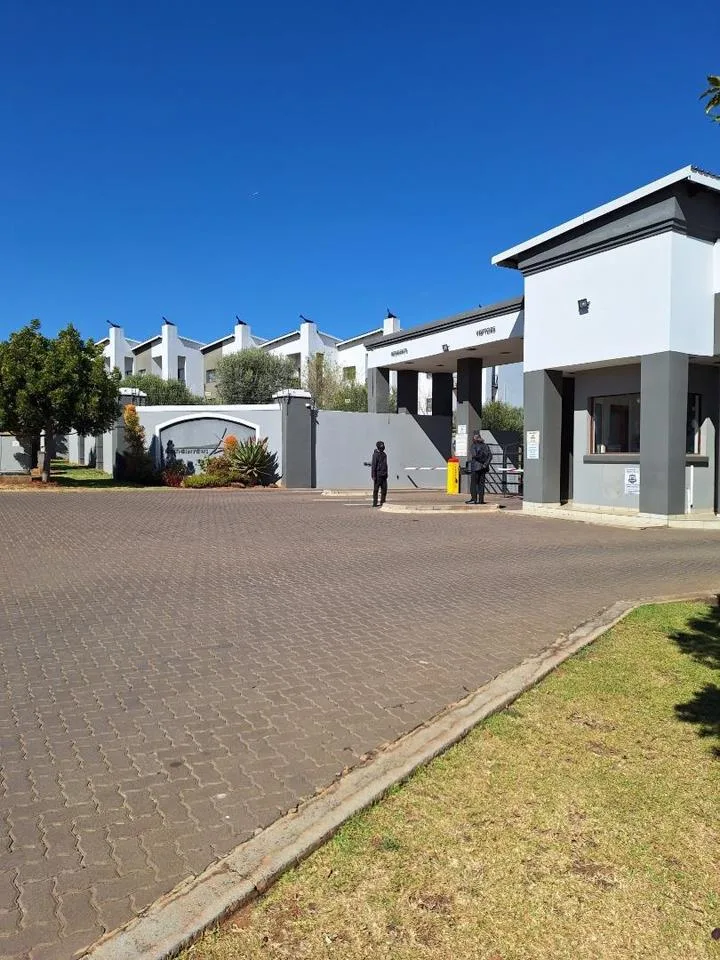 2 Bedroom Townhouse for sale in Rietvallei AH