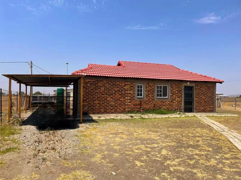 3 Bedroom House for sale in Seraleng