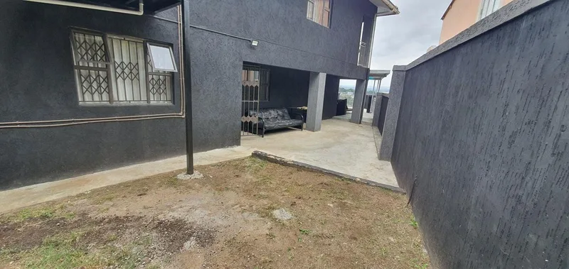2 Bedroom House to rent in Eastbury