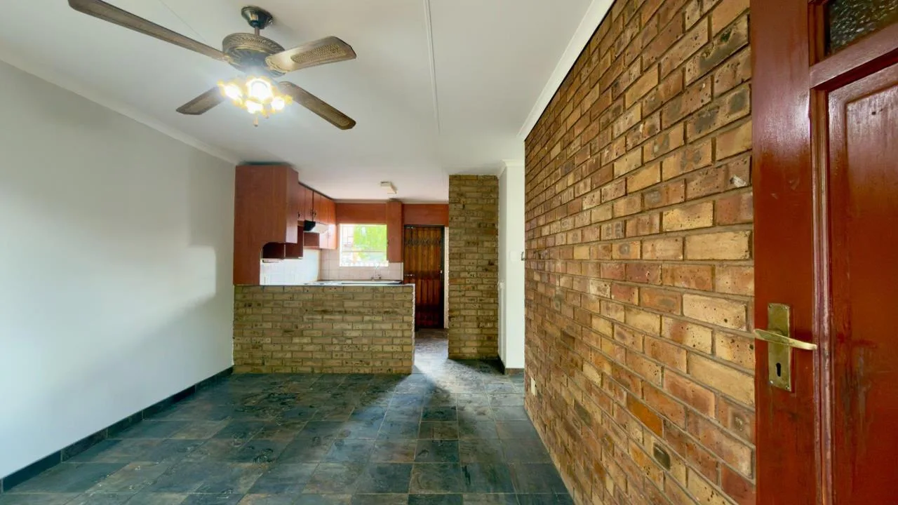 3 Bedroom Townhouse for sale in Langenhovenpark