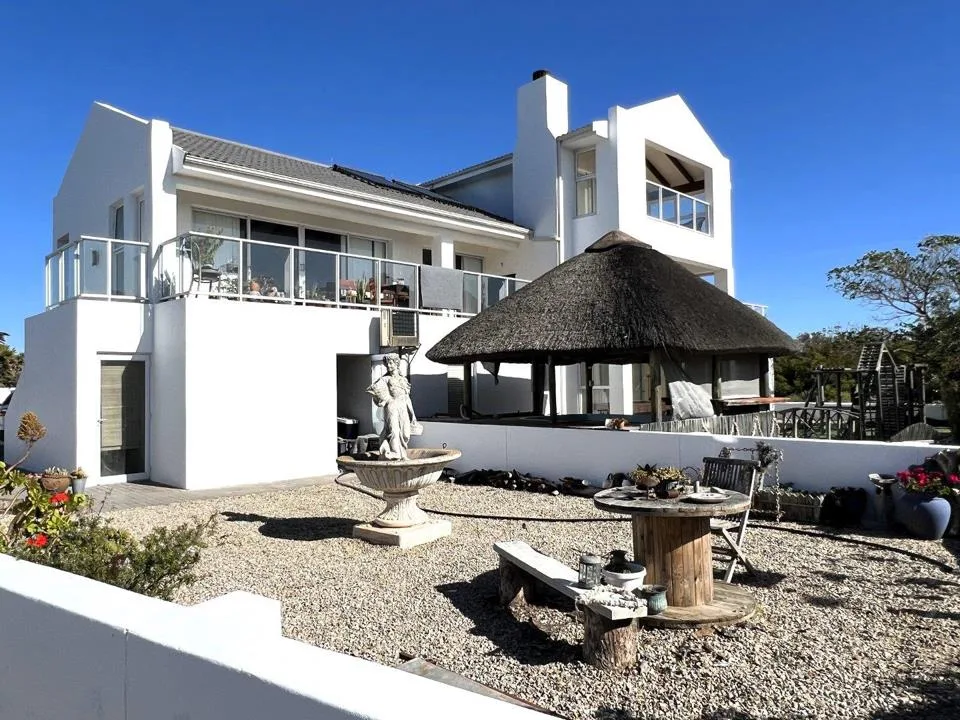 5 Bedroom House for sale in Shelley Point