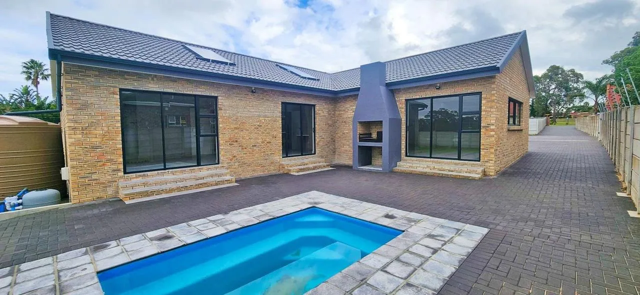 4 Bedroom House for sale in Brymore