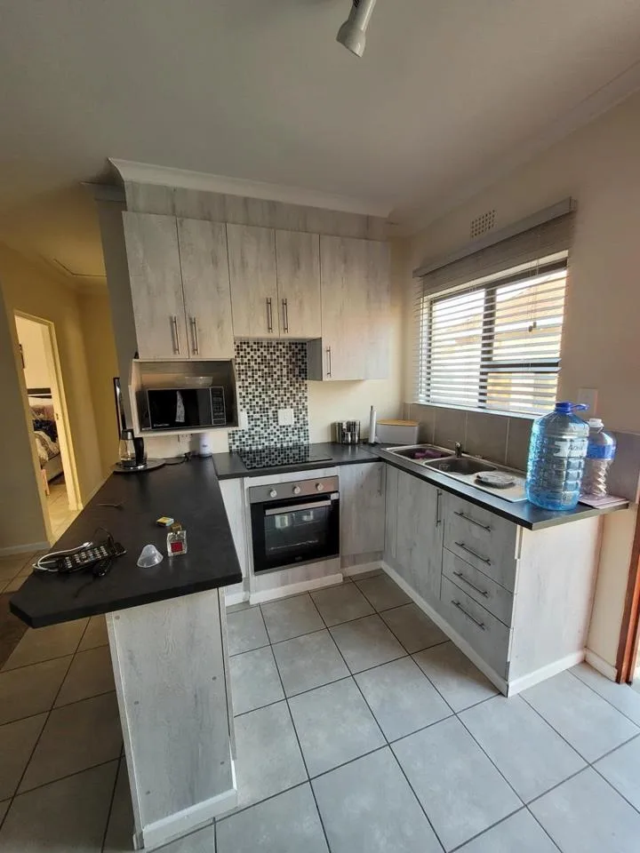 2 Bedroom House for sale in Graceland