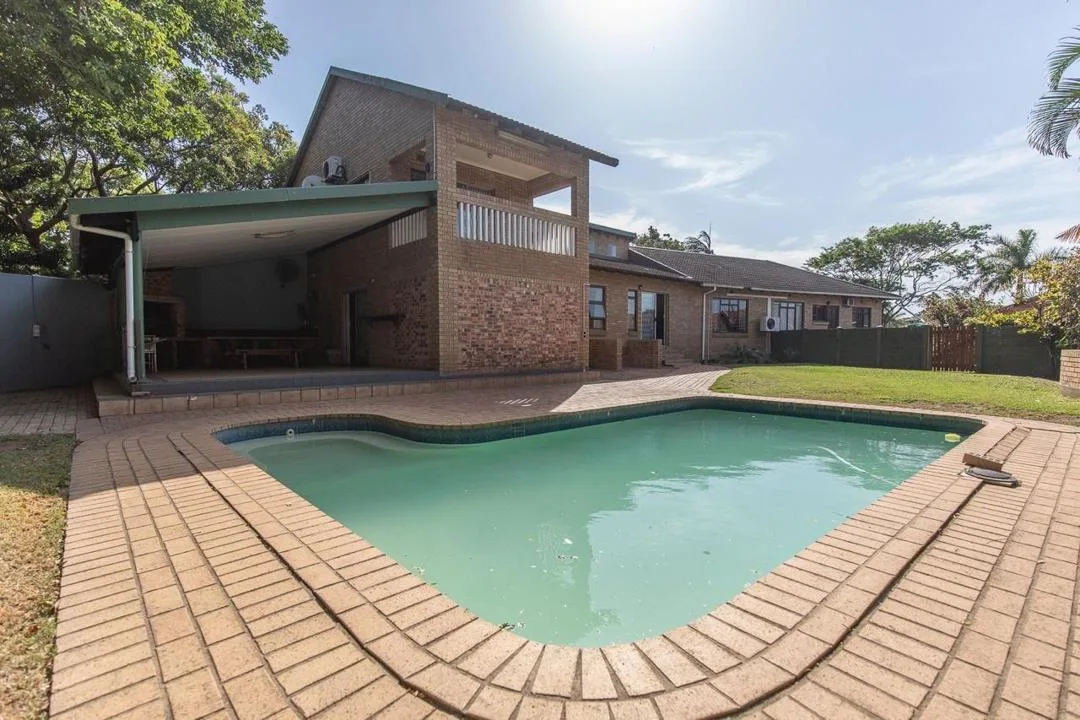4 Bedroom House for sale in Meer En See