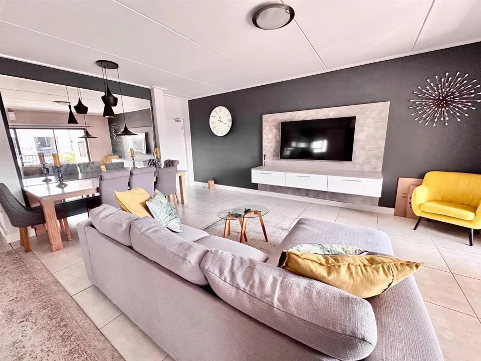 3 Bedroom Apartment / flat for sale in The Polofields