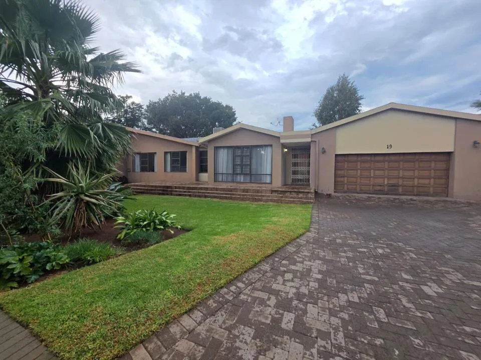 3 Bedroom House for sale in Monument Heights