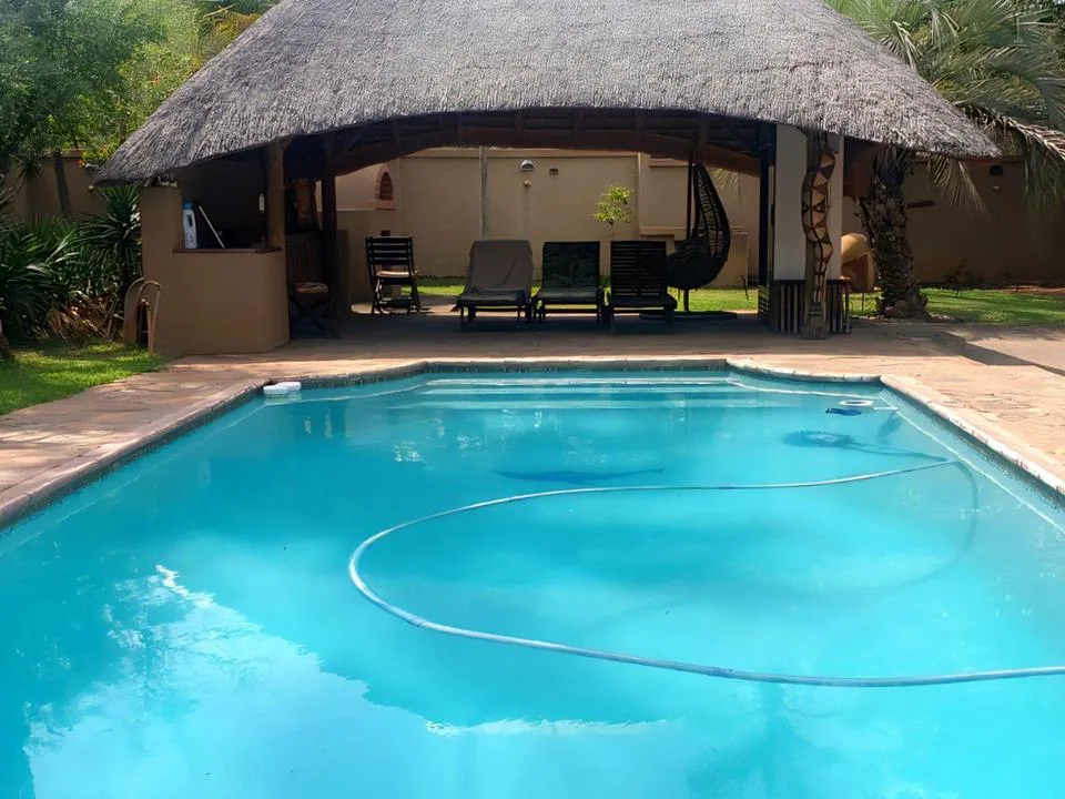 8 Bedroom House for sale in Hectorspruit