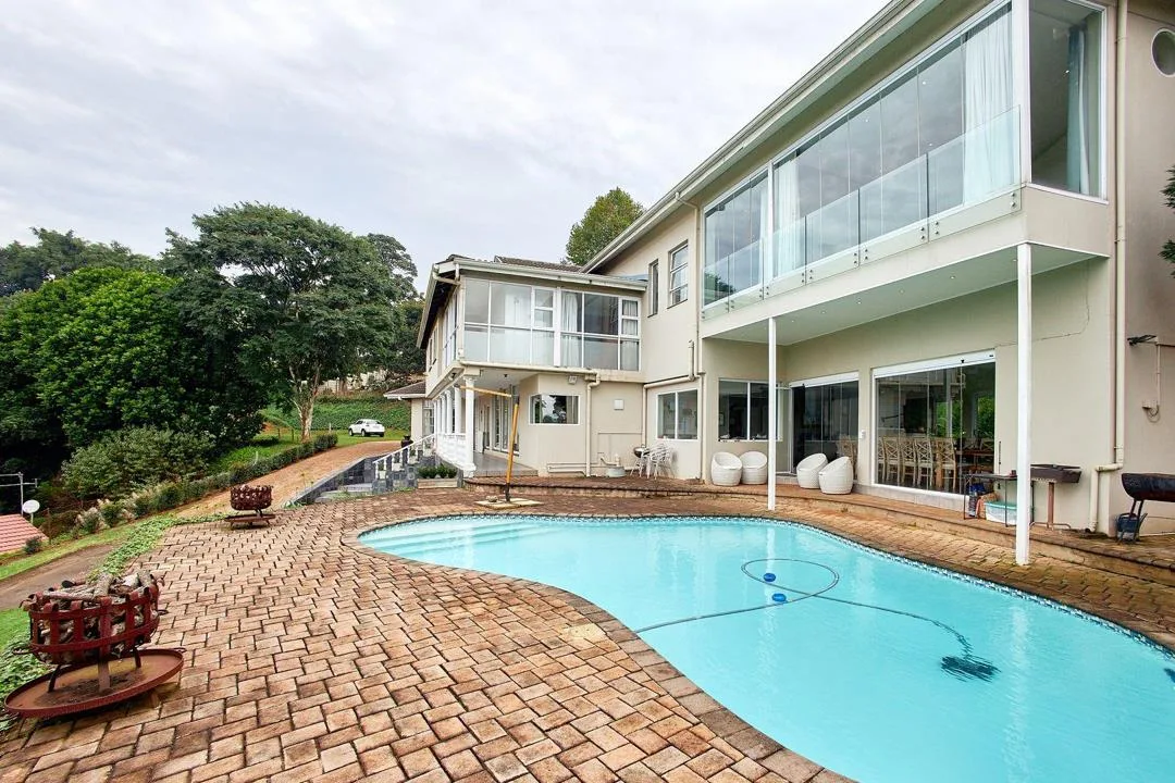6 Bedroom House for sale in Montrose