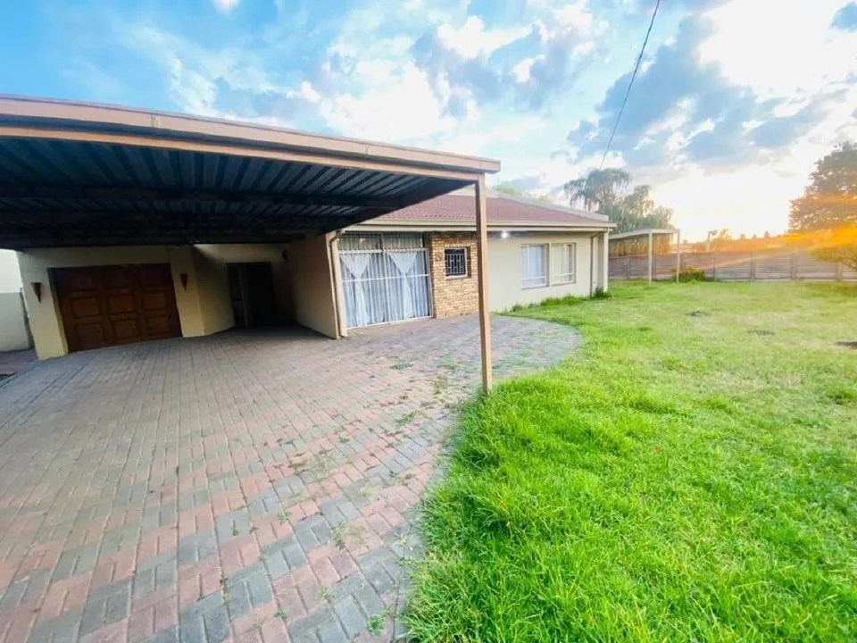 3 Bedroom House for sale in Sasolburg Ext 10