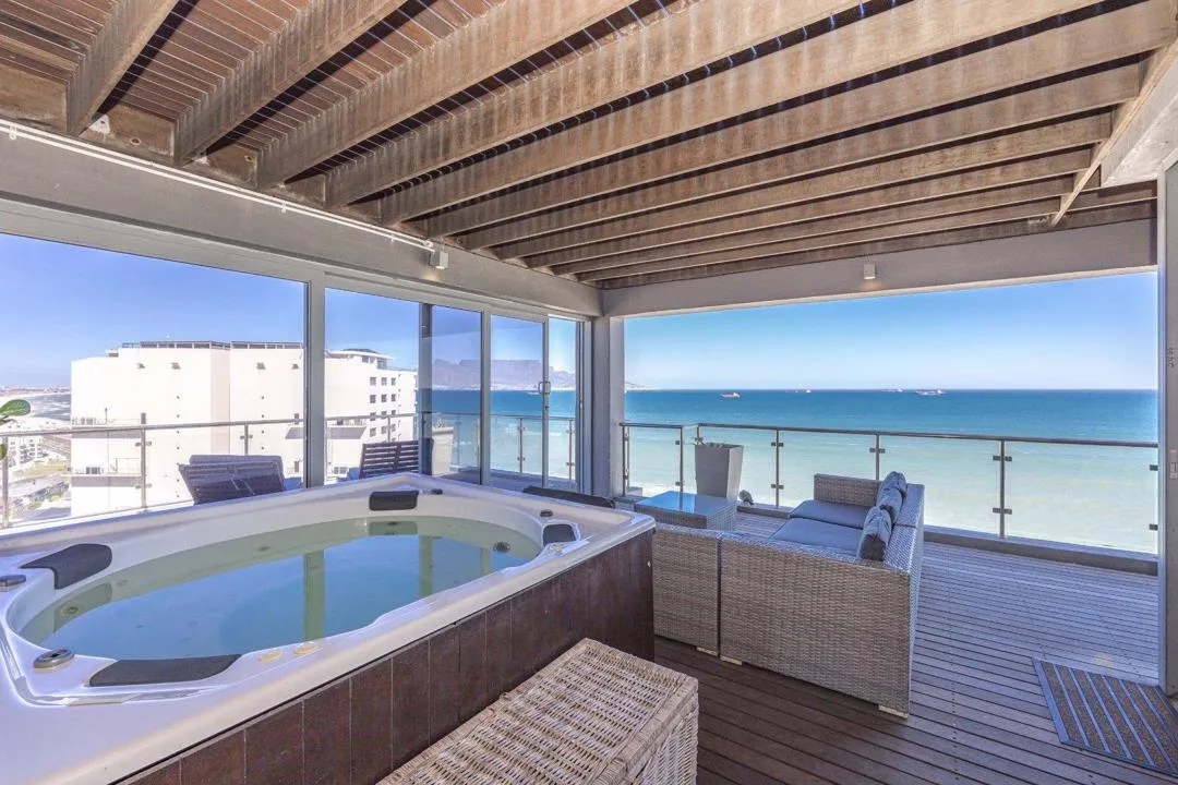 4 Bedroom Apartment / flat for sale in Beachfront
