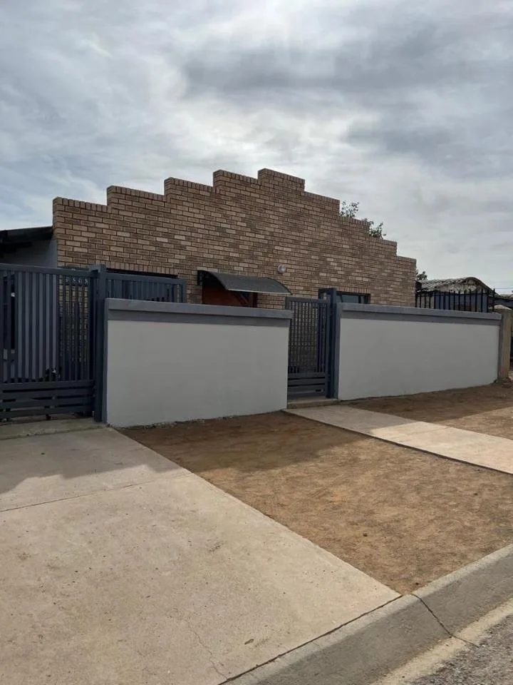 4 Bedroom House for sale in Aloevale