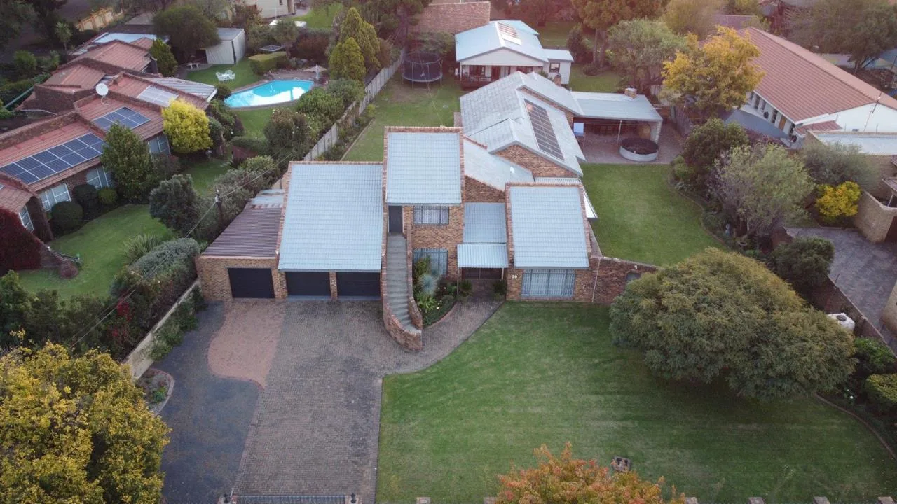 4 Bedroom House for sale in Vaalpark