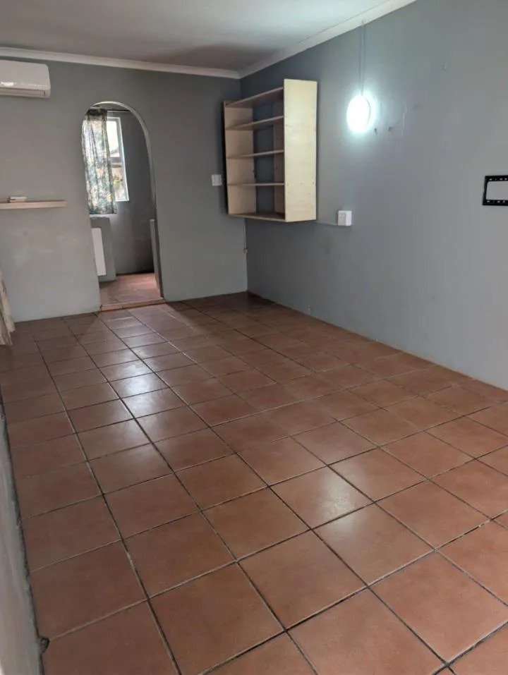 1 Bedroom House to rent in Merebank East