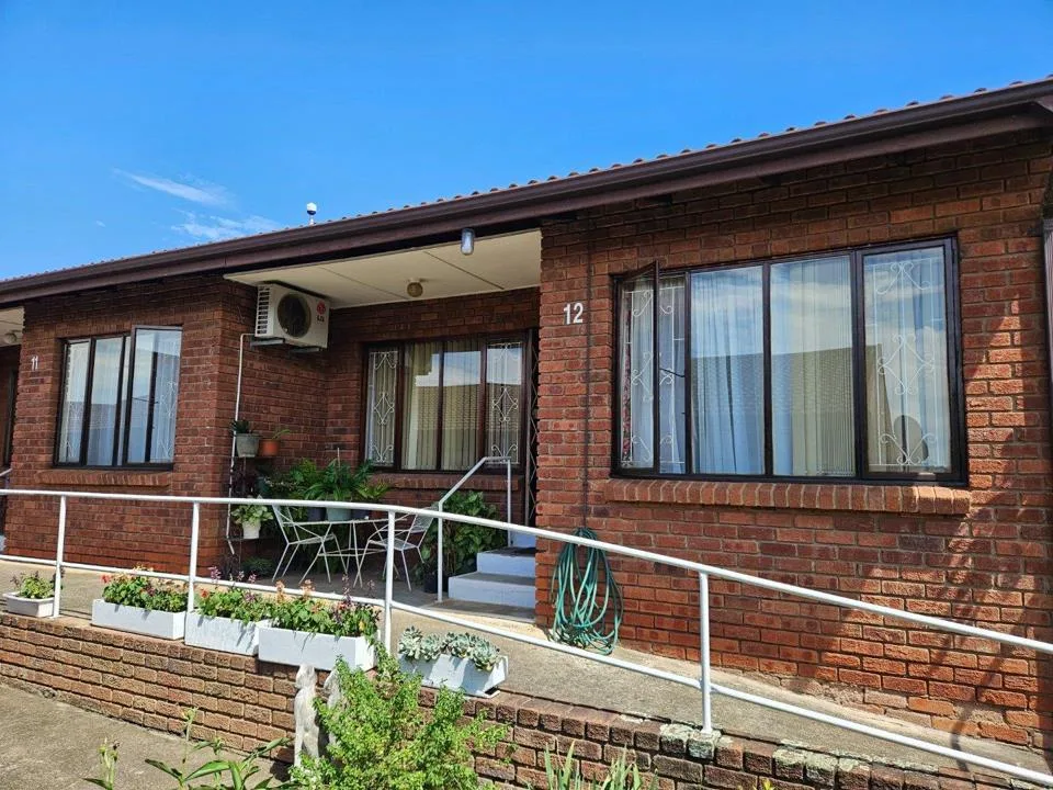 2 Bedroom Townhouse for sale in Bisley