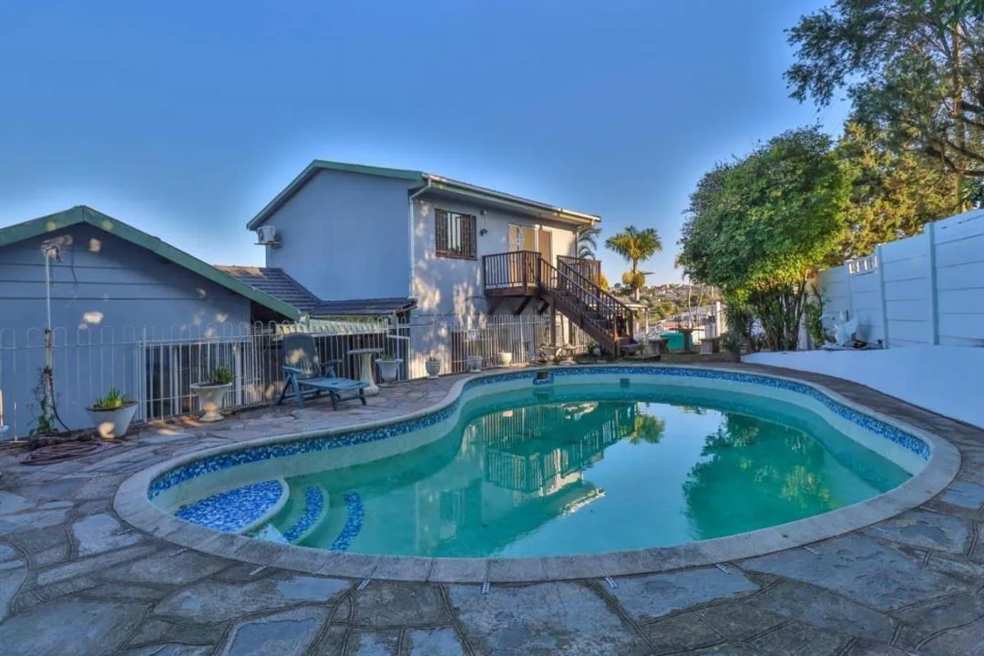 8 Bedroom House for sale in Hillary