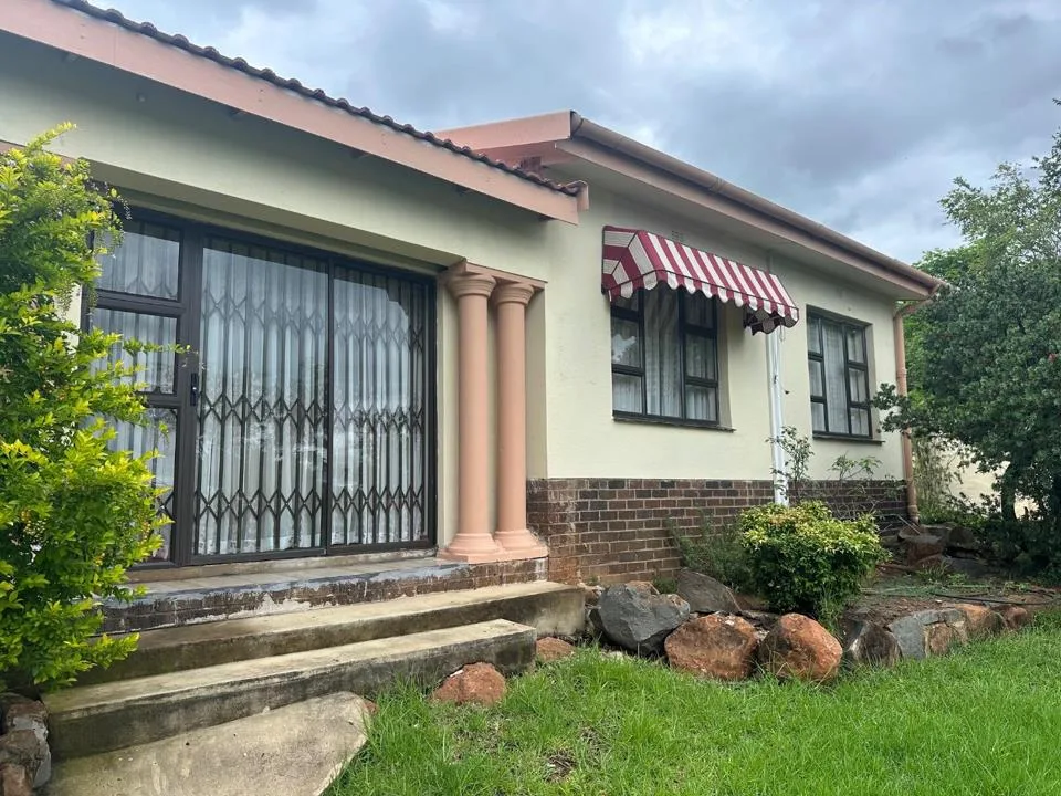 4 Bedroom House for sale in Observation Hill