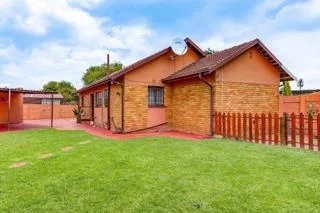 3 Bedroom House for sale in Van Dyk Park