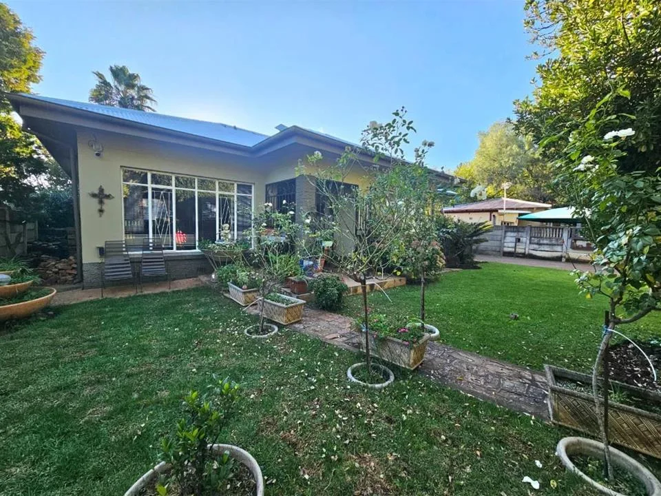 3 Bedroom House for sale in Die Bult