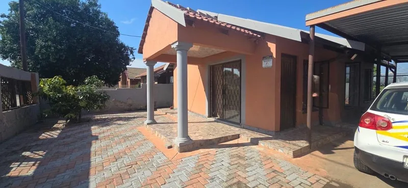 3 Bedroom House for sale in Boitekong Ext 3