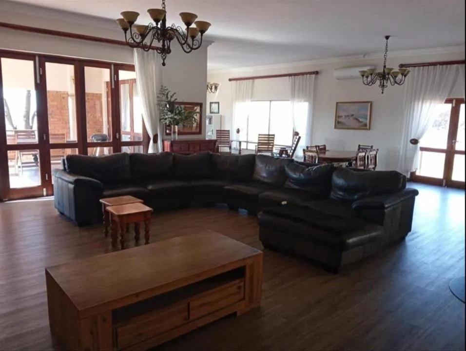 6 Bedroom House for sale in Hoeveld Park