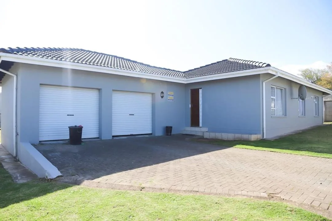 3 Bedroom House for sale in Gonubie