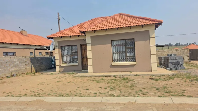 2 Bedroom House for sale in Ermelo