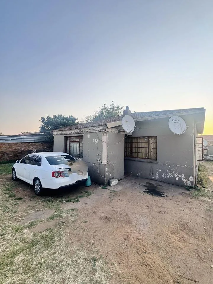 11 Bedroom House for sale in Witbank Central