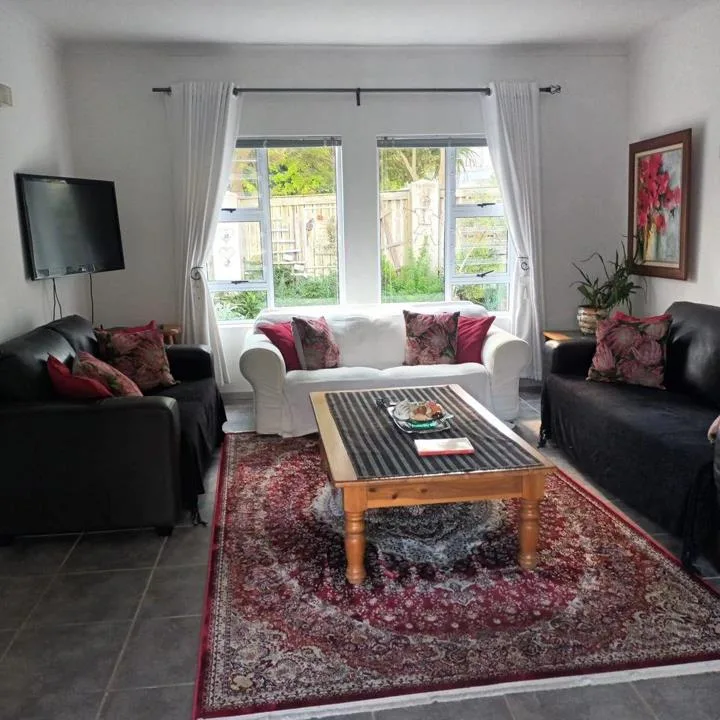 6 Bedroom House to rent in St Francis Bay Village