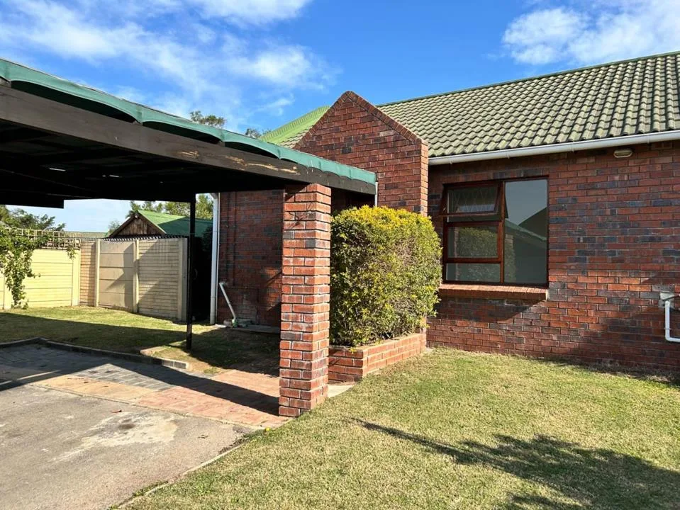 3 Bedroom Townhouse to rent in Lorraine
