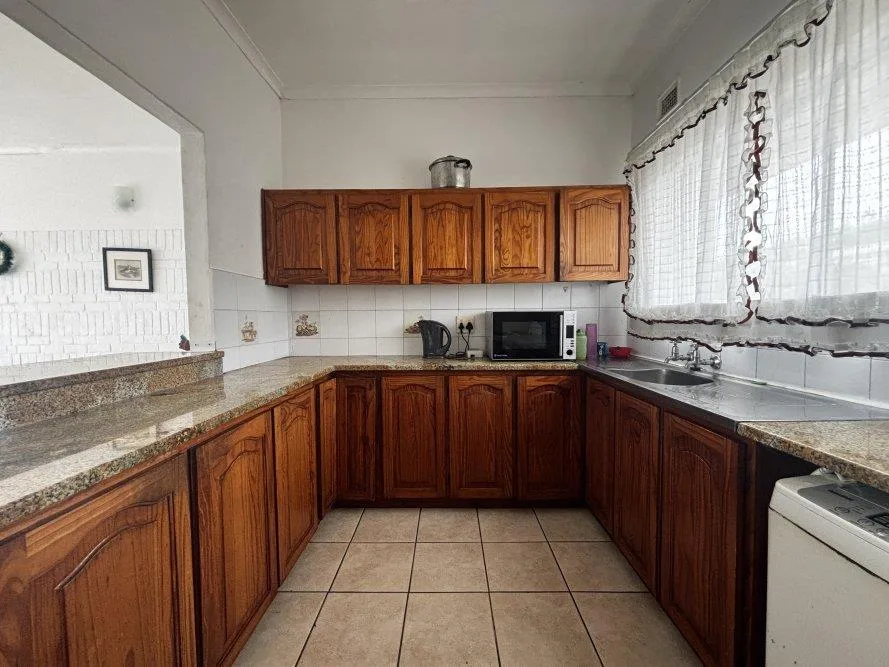 2 Bedroom Apartment / flat for sale in Lawrence Rocks