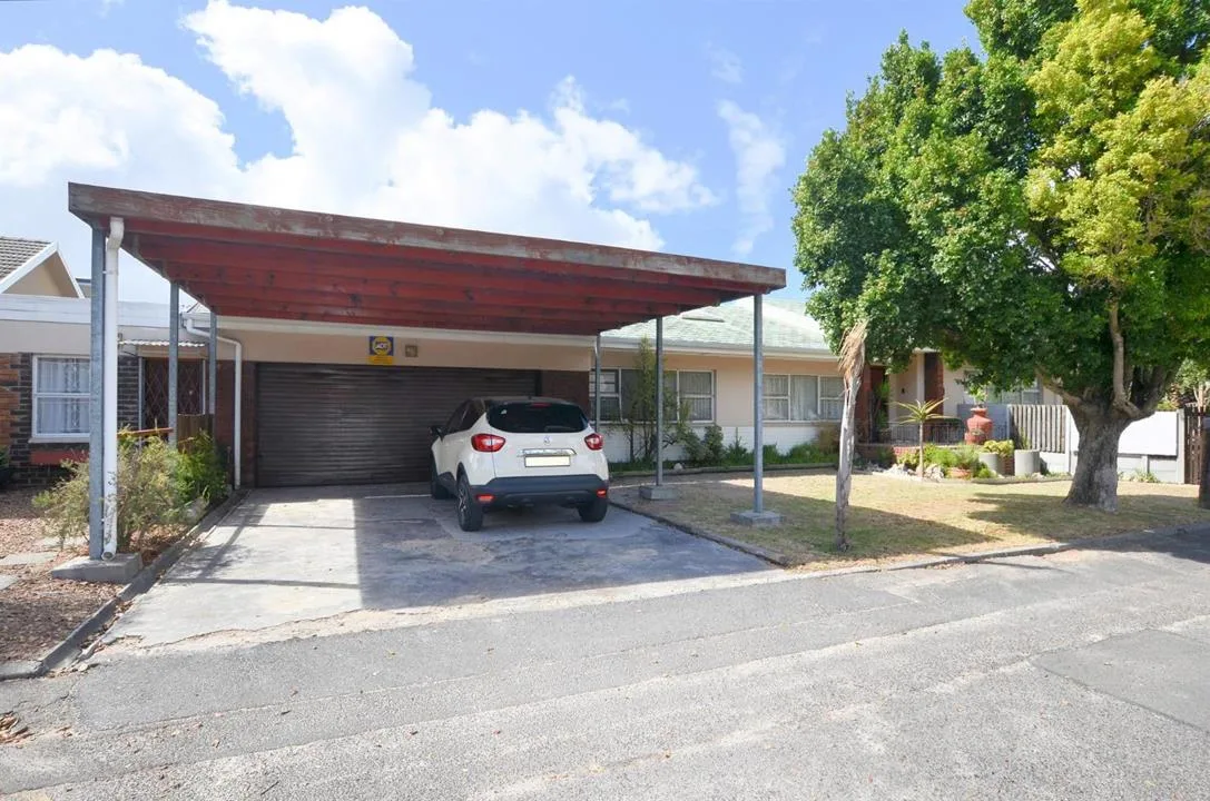 4 Bedroom House for sale in Parow North