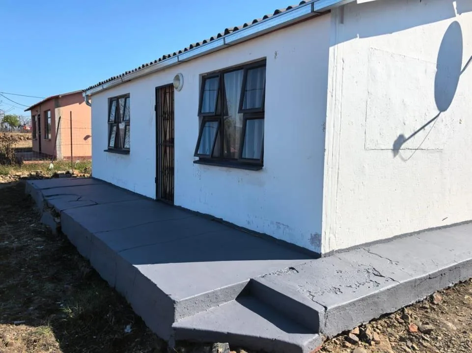 2 Bedroom House for sale in Ezakheni D