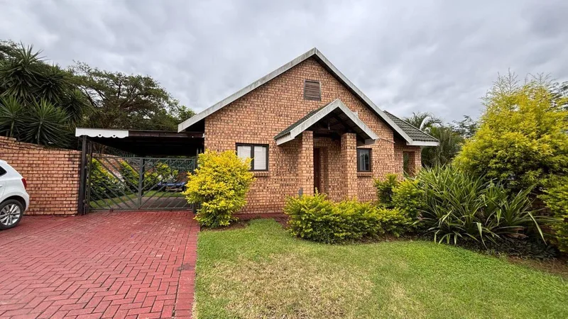 3 Bedroom House to rent in West Acres