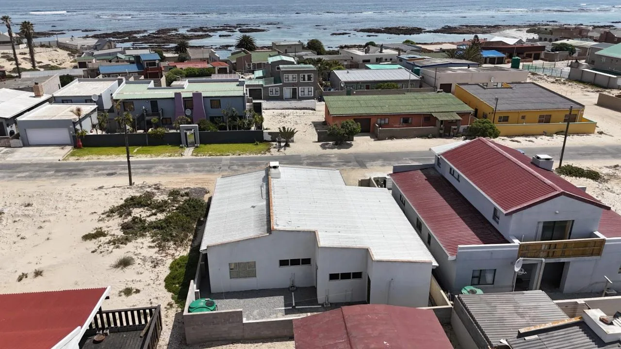 2 Bedroom House for sale in Port Nolloth