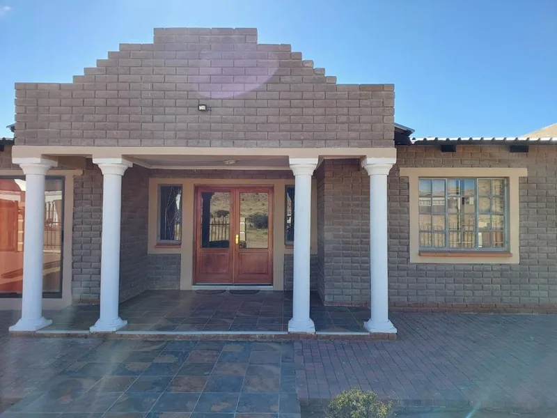 8 Bedroom House for sale in Keimoes