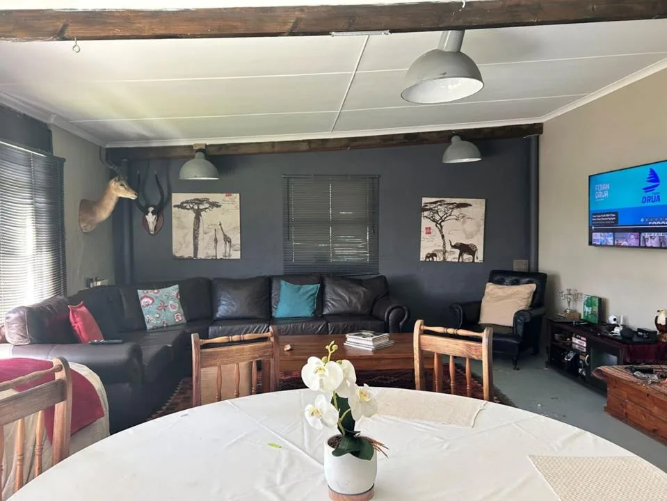 4 Bedroom House for sale in Alexandria