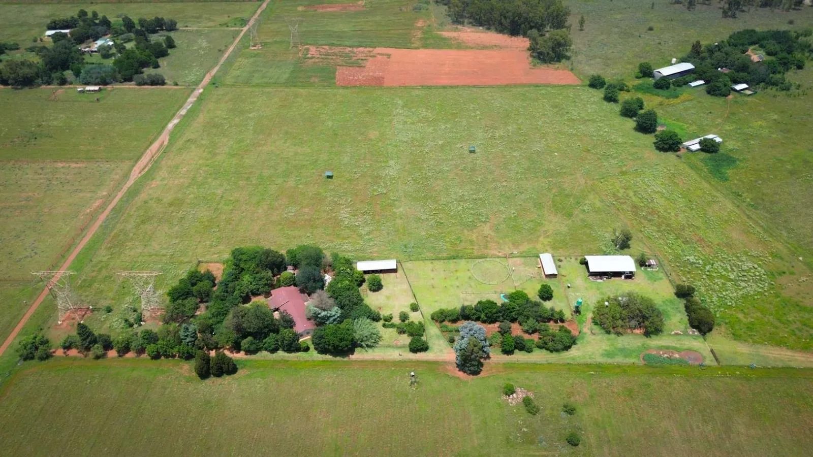 8.8 ha Smallholding in Tarlton