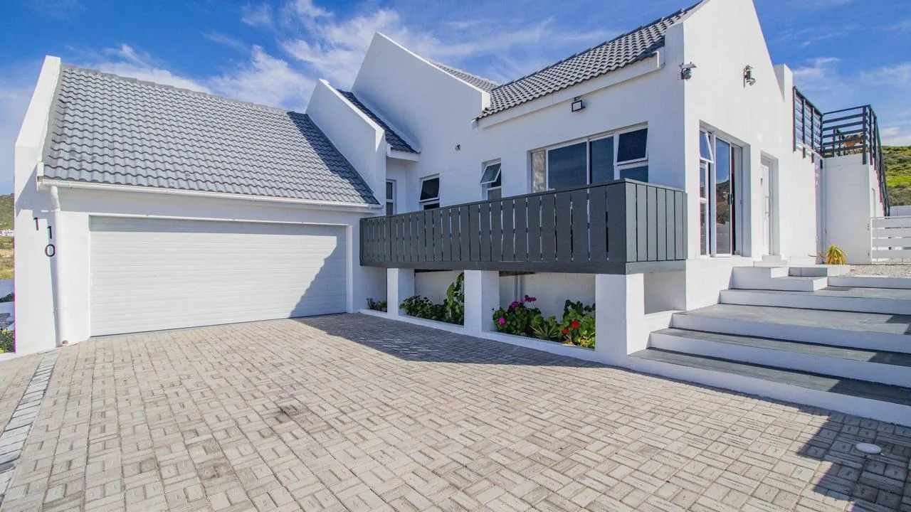 4 Bedroom House for sale in Sandy Point